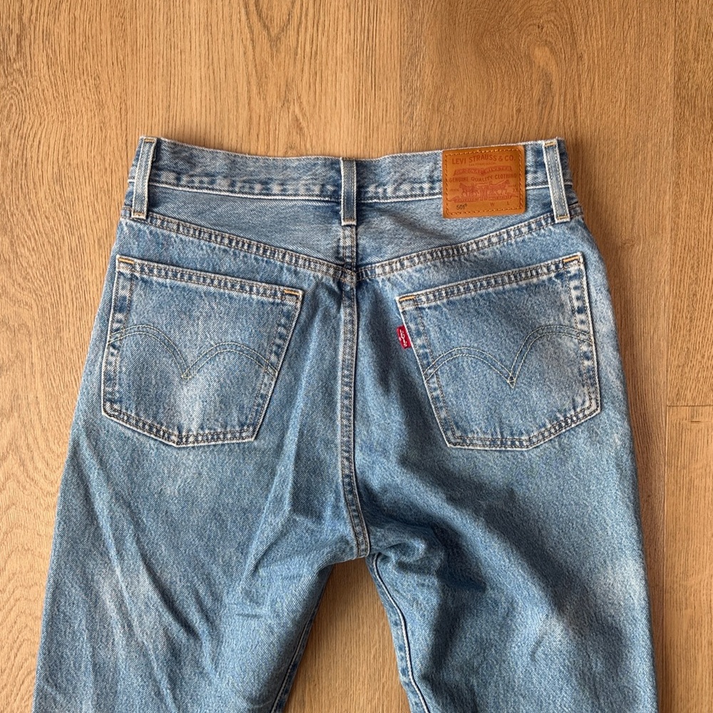 Levi’s 501 Light Wash 27x26